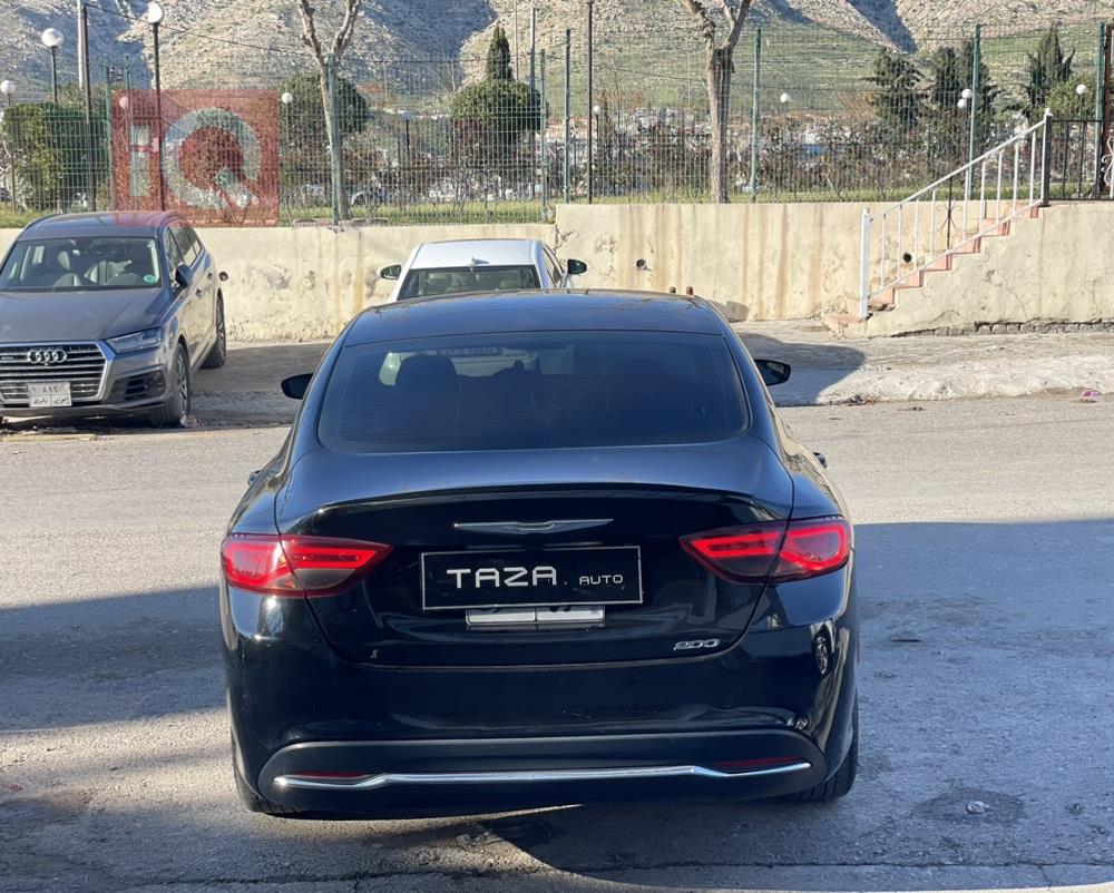 Chrysler 200